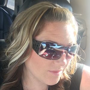 Meet your Posher, Neoma